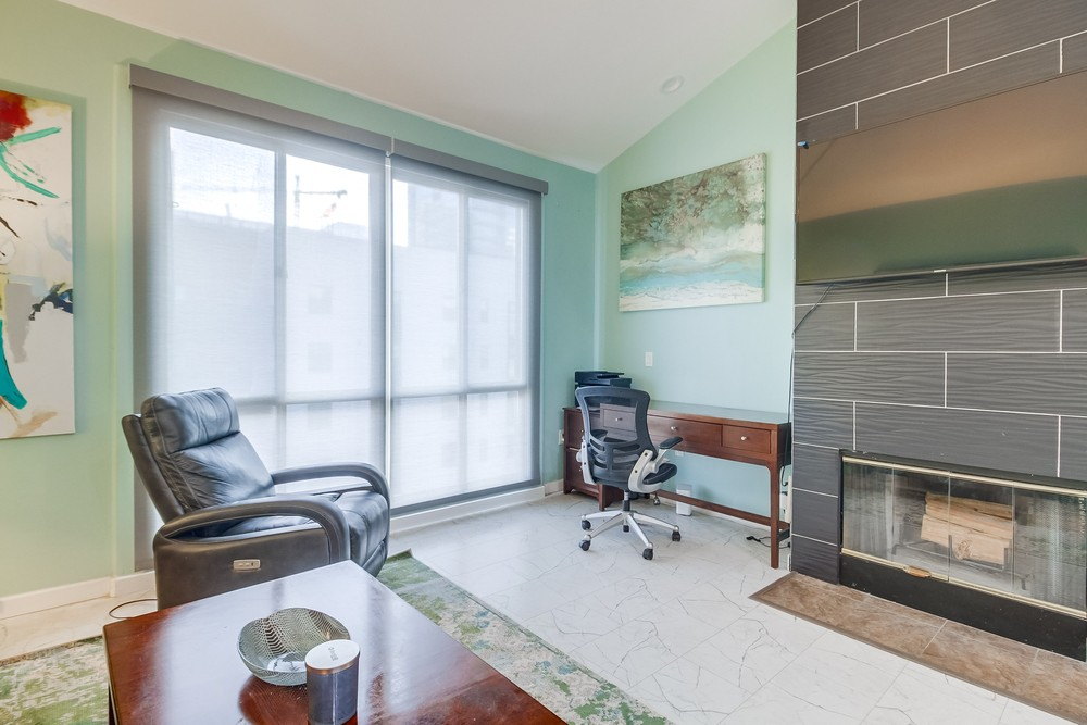 Modern, Chic 1 Bdrm Top Floor Little Italy Condo - Photo 3