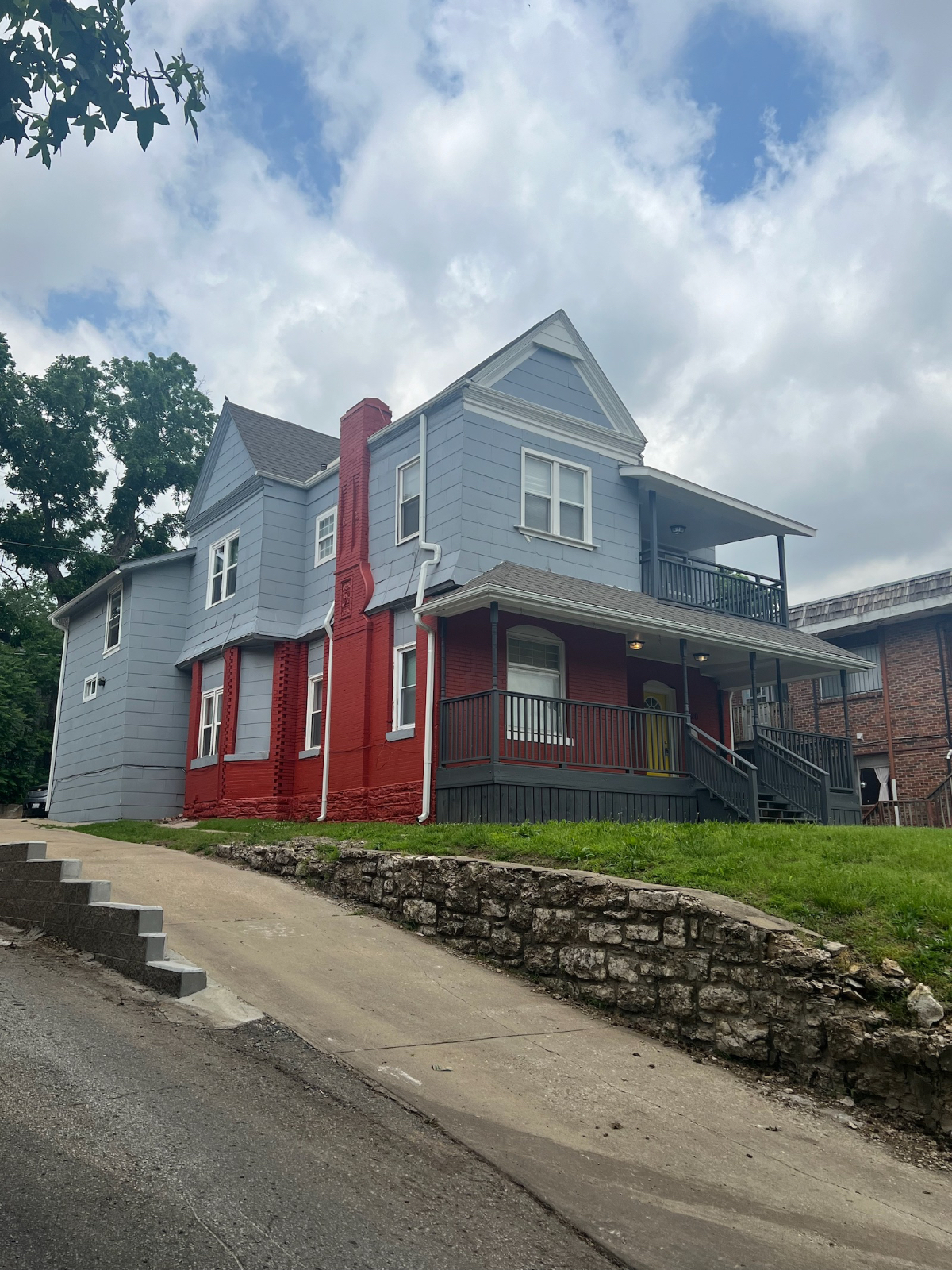 Serene 2BR Kansas City Apartment with All Amenities & Prime Location