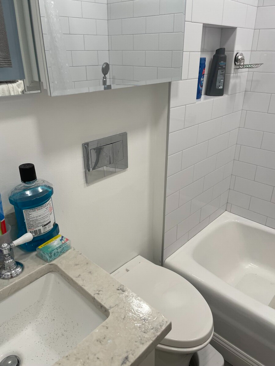 NYC - UWS - Private Suite - 1 bedroom / 1 full bath (shower/tub) in 2 bedroom / 2 bath high-rise pre - Photo 5