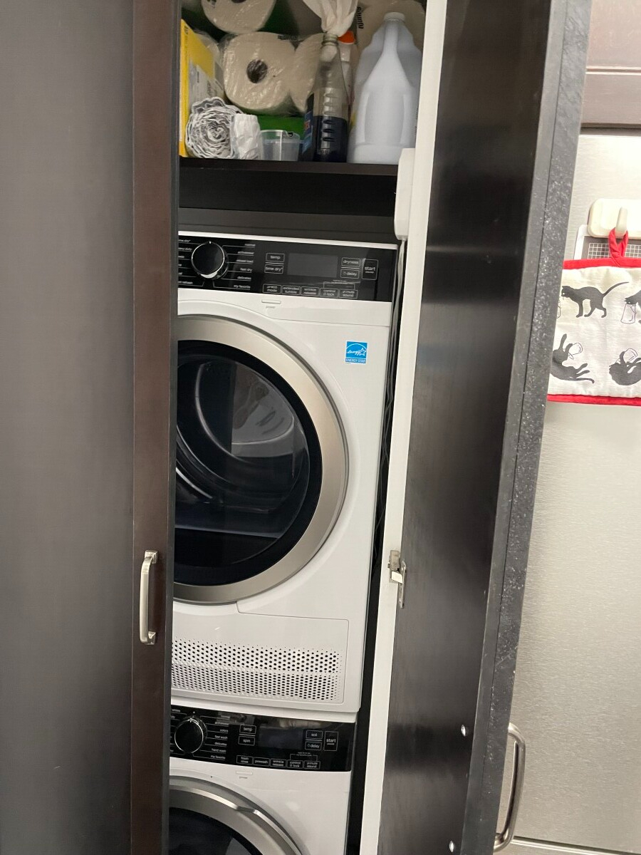 NYC - UWS - Private Suite - 1 bedroom / 1 full bath (shower/tub) in 2 bedroom / 2 bath high-rise pre - Photo 9