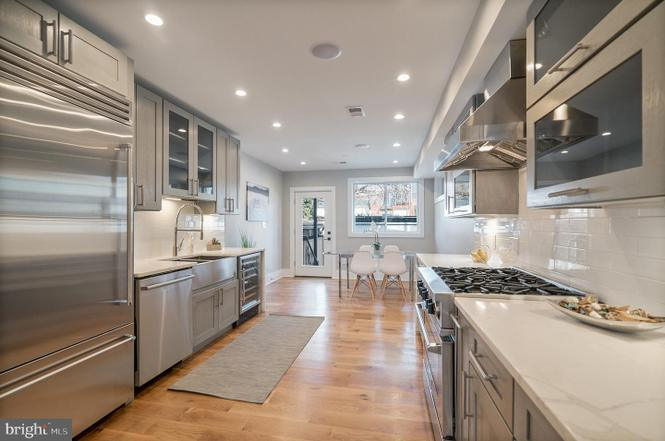 Modern Luxury Steps from Union Market - Photo 5