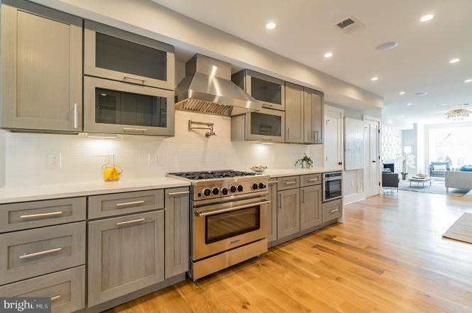Modern Luxury Steps from Union Market - Photo 7