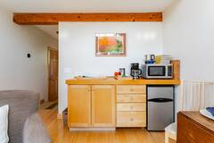 Beautiful 1BR studio with loft in the South End of Burlington - Photo 5