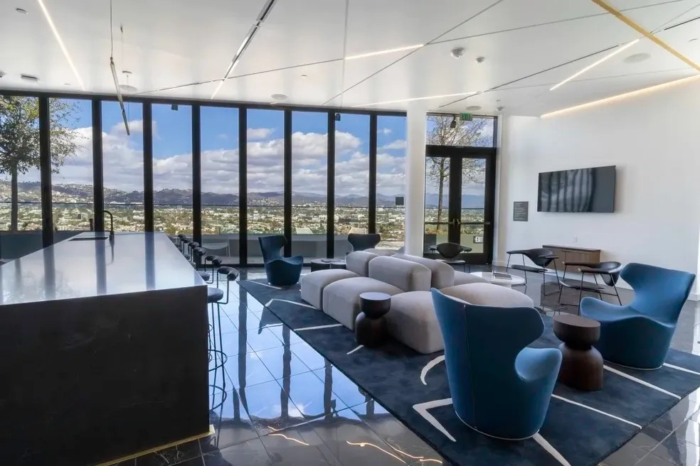 6401 Wilshire 1610A-D
