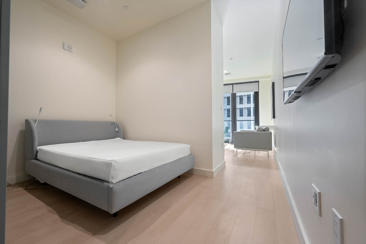 906 Jr 1 Bedroom