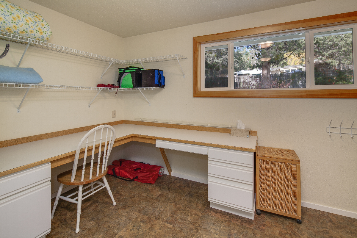 West Hills HideAway, comfort in the foothills of Bend Oregon - Photo 4