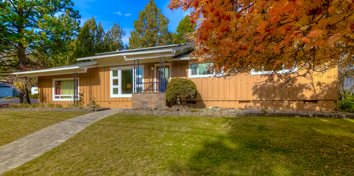 West Hills HideAway, comfort in the foothills of Bend Oregon - Photo 1
