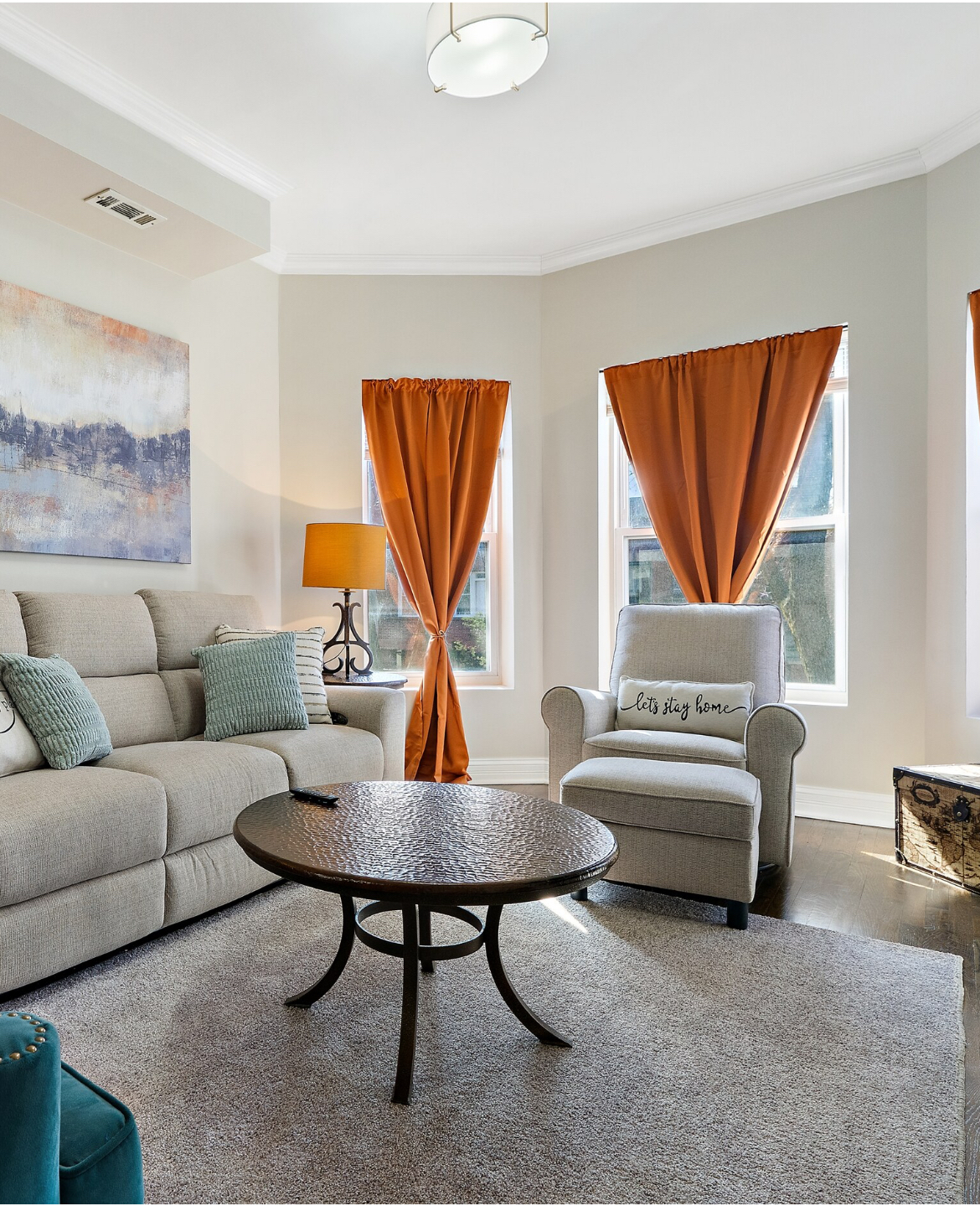 Spacious Apartment Near University of Chicago Unit 2