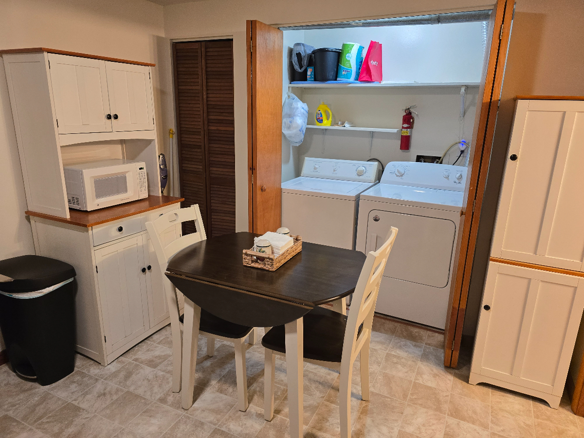 1 Bedroom 1 Bathroom Duplex Apartment - Photo 3