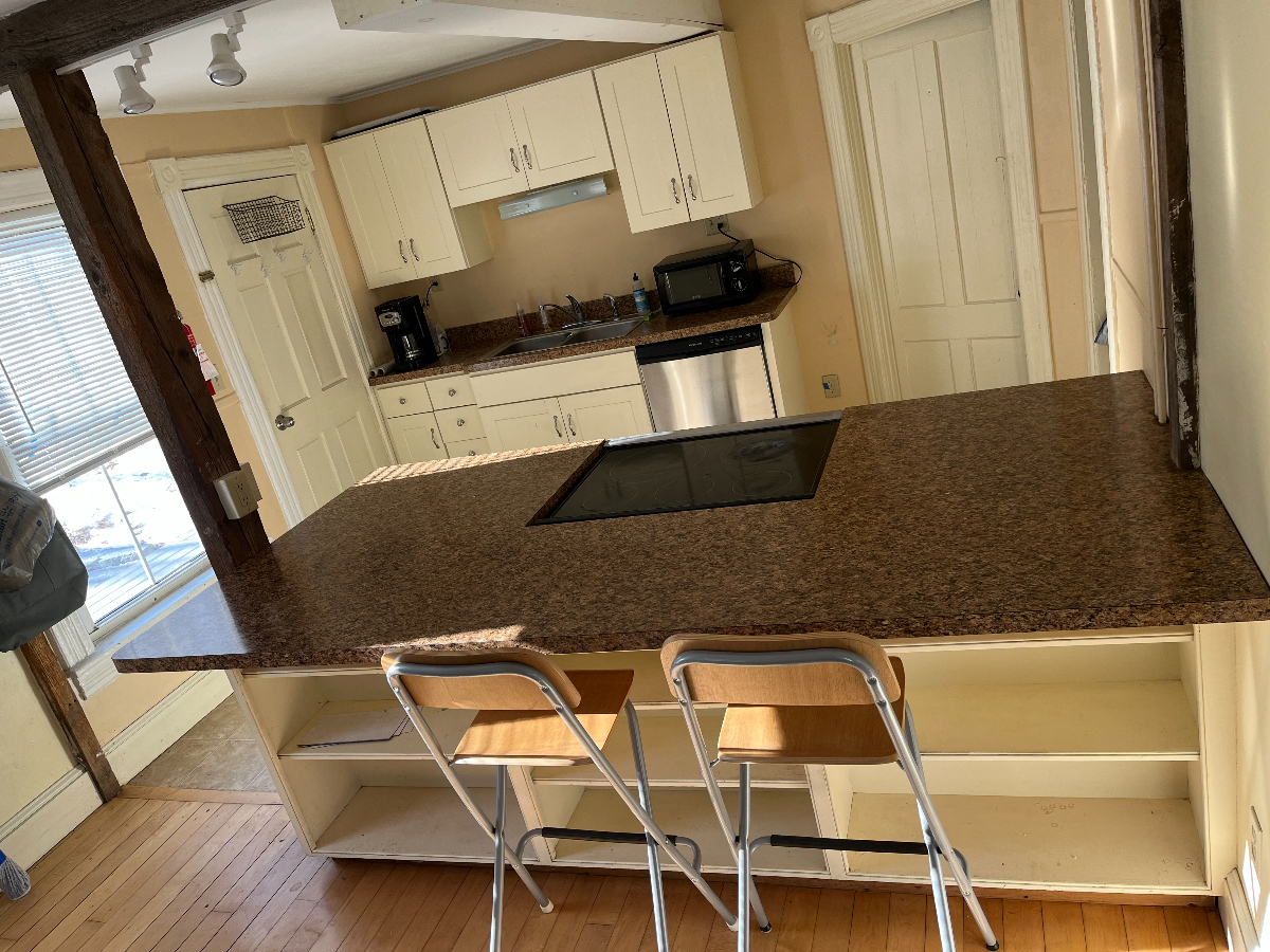 Quiet 2-bedroom apartment near hospitals - Photo 3