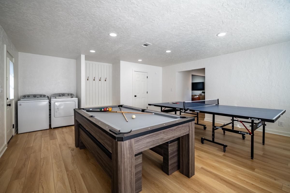 4 bedroom, 2 bath NEWLY REMODELED HOME - Photo 7