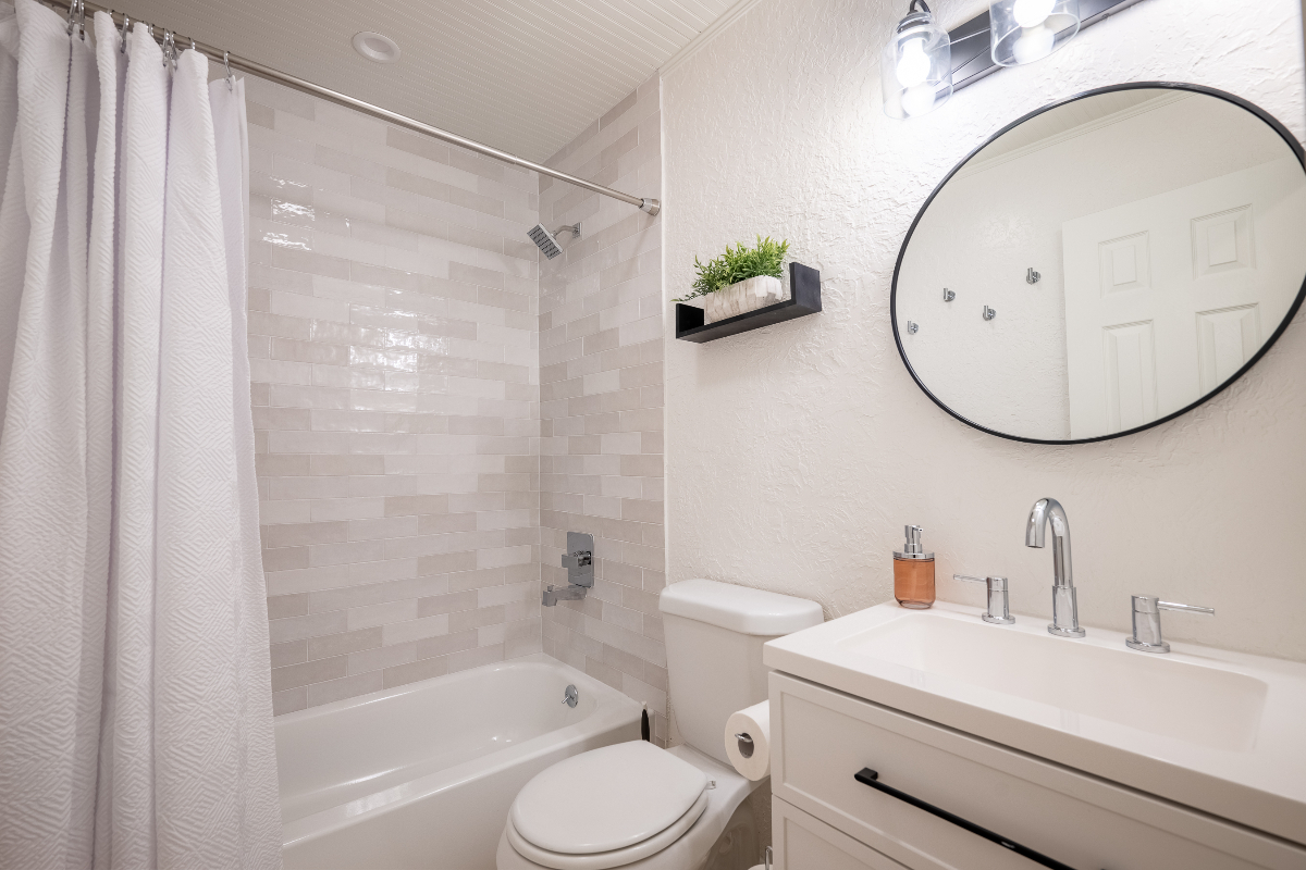 4 bedroom, 2 bath NEWLY REMODELED HOME - Photo 11