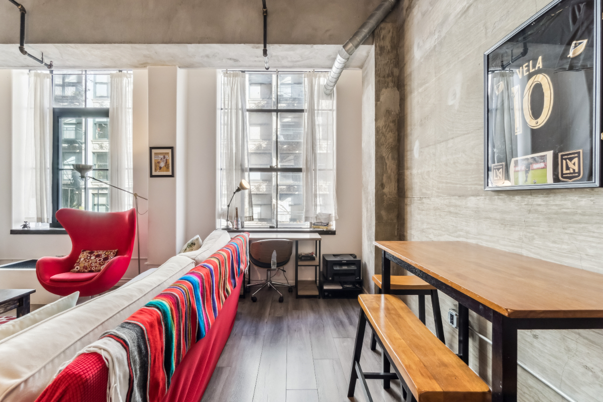 DOWNTOWN LA LOFT 1 BEDROOM WITH ROOFTOP POOL - Photo 2
