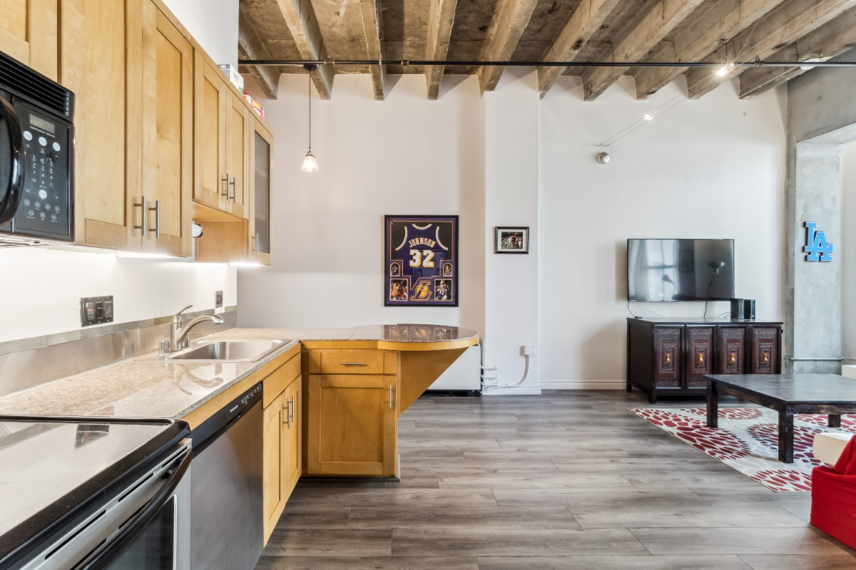 DOWNTOWN LA LOFT 1 BEDROOM WITH ROOFTOP POOL - Photo 5