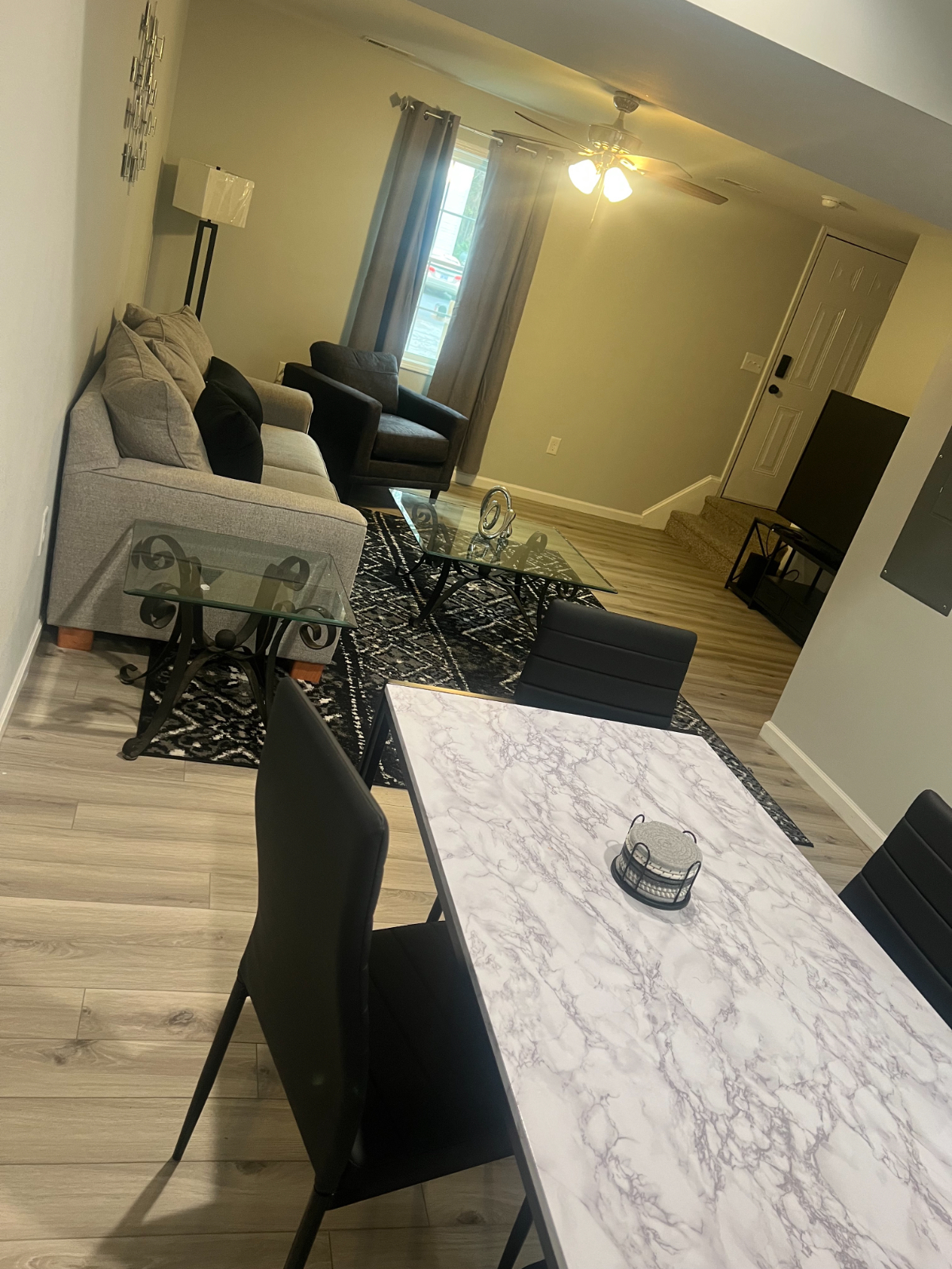 This 2 bed 1.5 Bath unit is your next home away from home. Included parking, laundry, wifi and utili - Photo 3