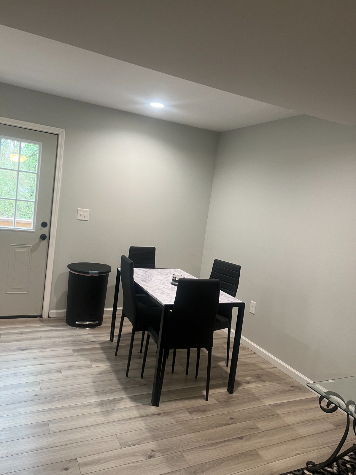 This 2 bed 1.5 Bath unit is your next home away from home. Included parking, laundry, wifi and utili - Photo 2