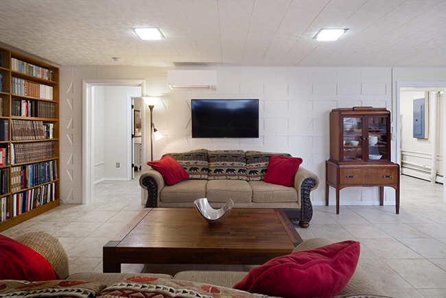 Quiet, Spacious, Residence in Preferred Neighborhood - Photo 10