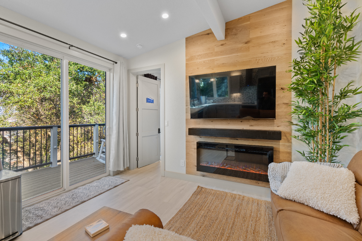 Custom luxury suites - Photo 5