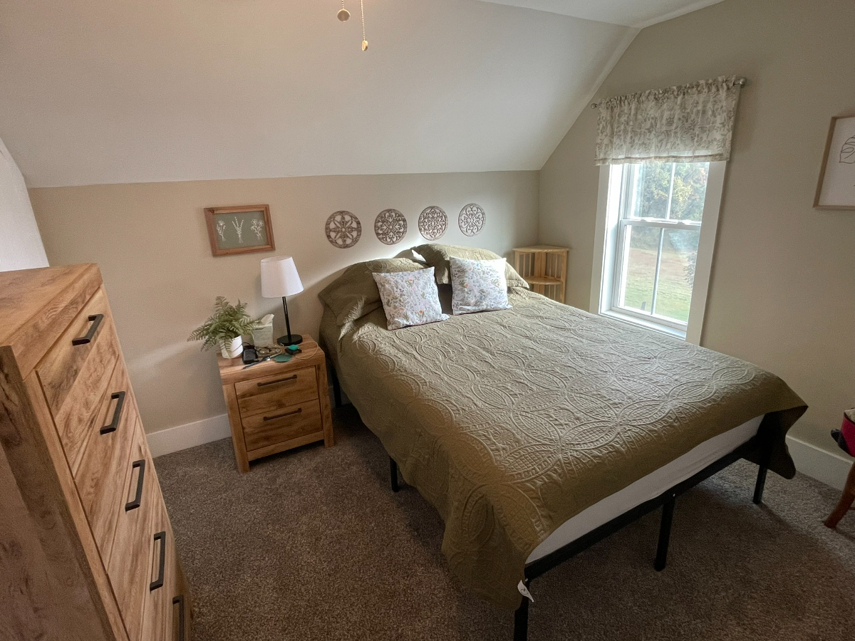 Sunny, One Bedroom Home with Modern Touches  & Prime Location - Photo 4