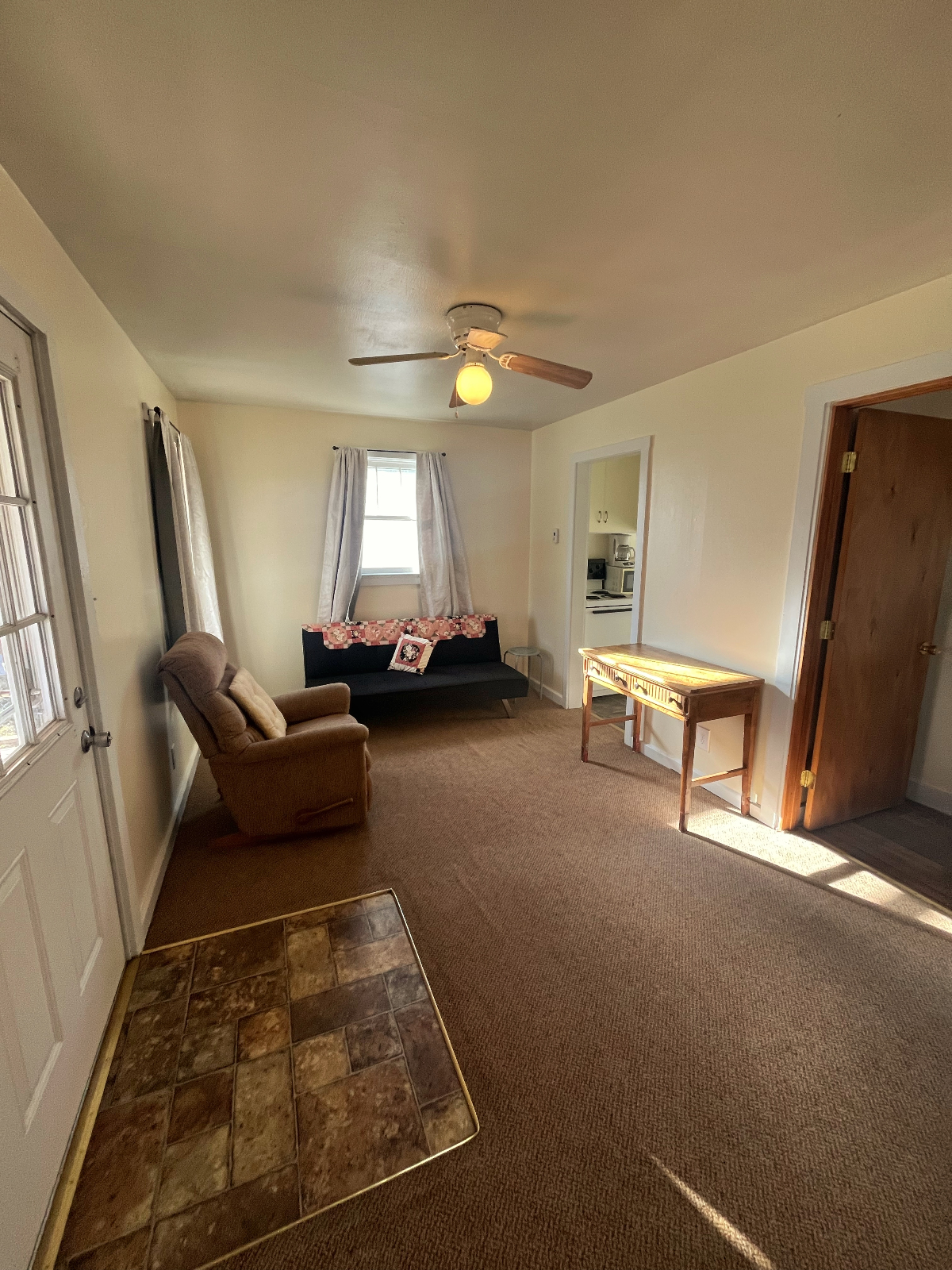 Cozy dog friendly home in Lander - Photo 4