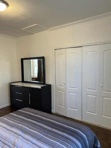 Stylish Two-Bedroom with Luxe Finishes and Cozy Ambience on a Quiet Street - Sleek Bronx Haven - Photo 12