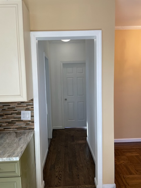 Stylish Two-Bedroom with Luxe Finishes and Cozy Ambience on a Quiet Street - Sleek Bronx Haven - Photo 8