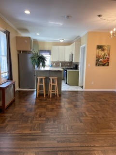 Stylish Two-Bedroom with Luxe Finishes and Cozy Ambience on a Quiet Street - Sleek Bronx Haven - Photo 6
