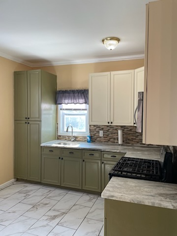 Stylish Two-Bedroom with Luxe Finishes and Cozy Ambience on a Quiet Street - Sleek Bronx Haven - Photo 2