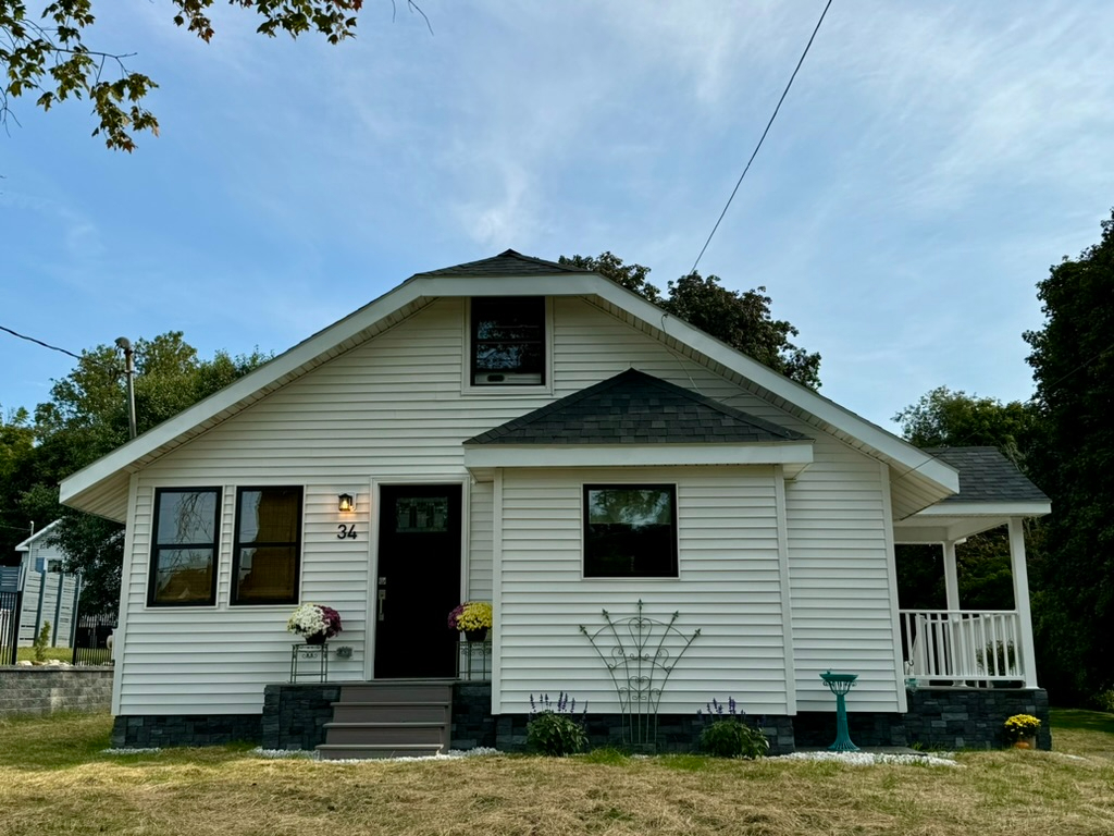 BRAND NEW- LUXURY and LOCATION- Brunswick, NY - Photo 1