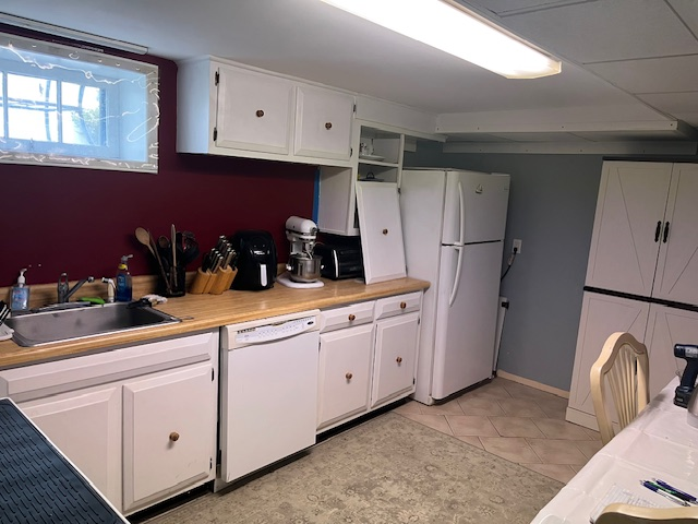 Charming and Spacious 1-Bedroom Apartment In Prime Location - Photo 6