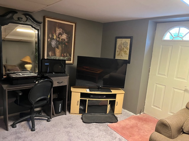 Charming and Spacious 1-Bedroom Apartment In Prime Location - Photo 5