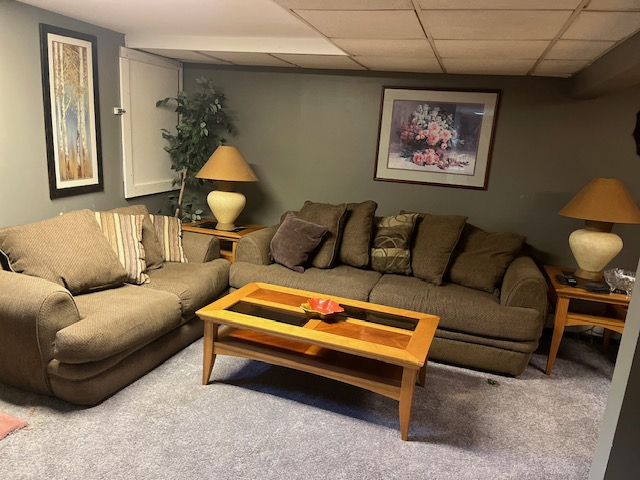 Charming and Spacious 1-Bedroom Apartment In Prime Location - Photo 2