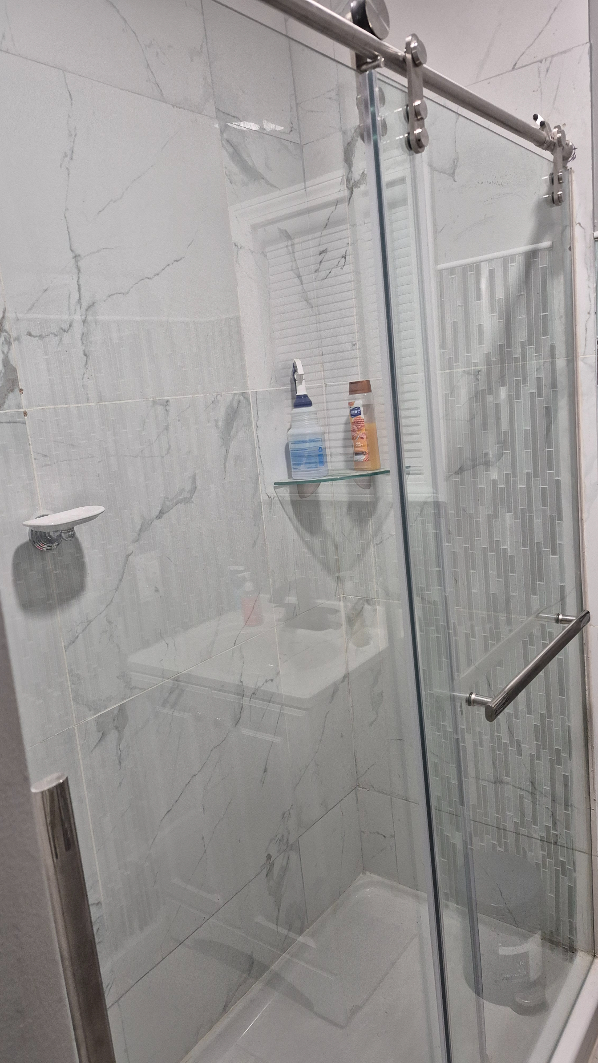 Chic 2 bedroom Gem - Photo 3