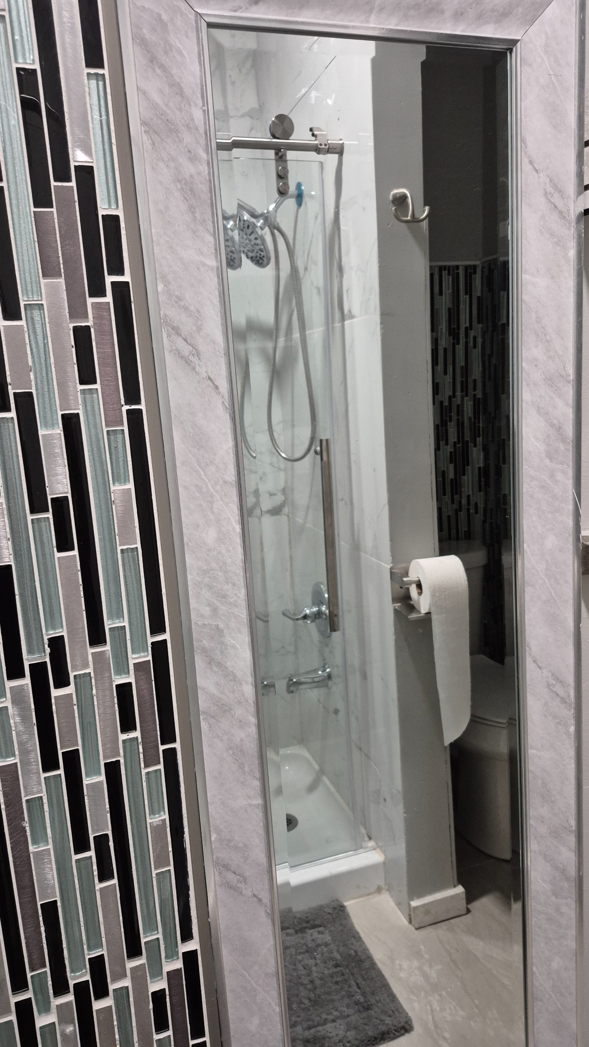 Chic 2 bedroom Gem - Photo 4