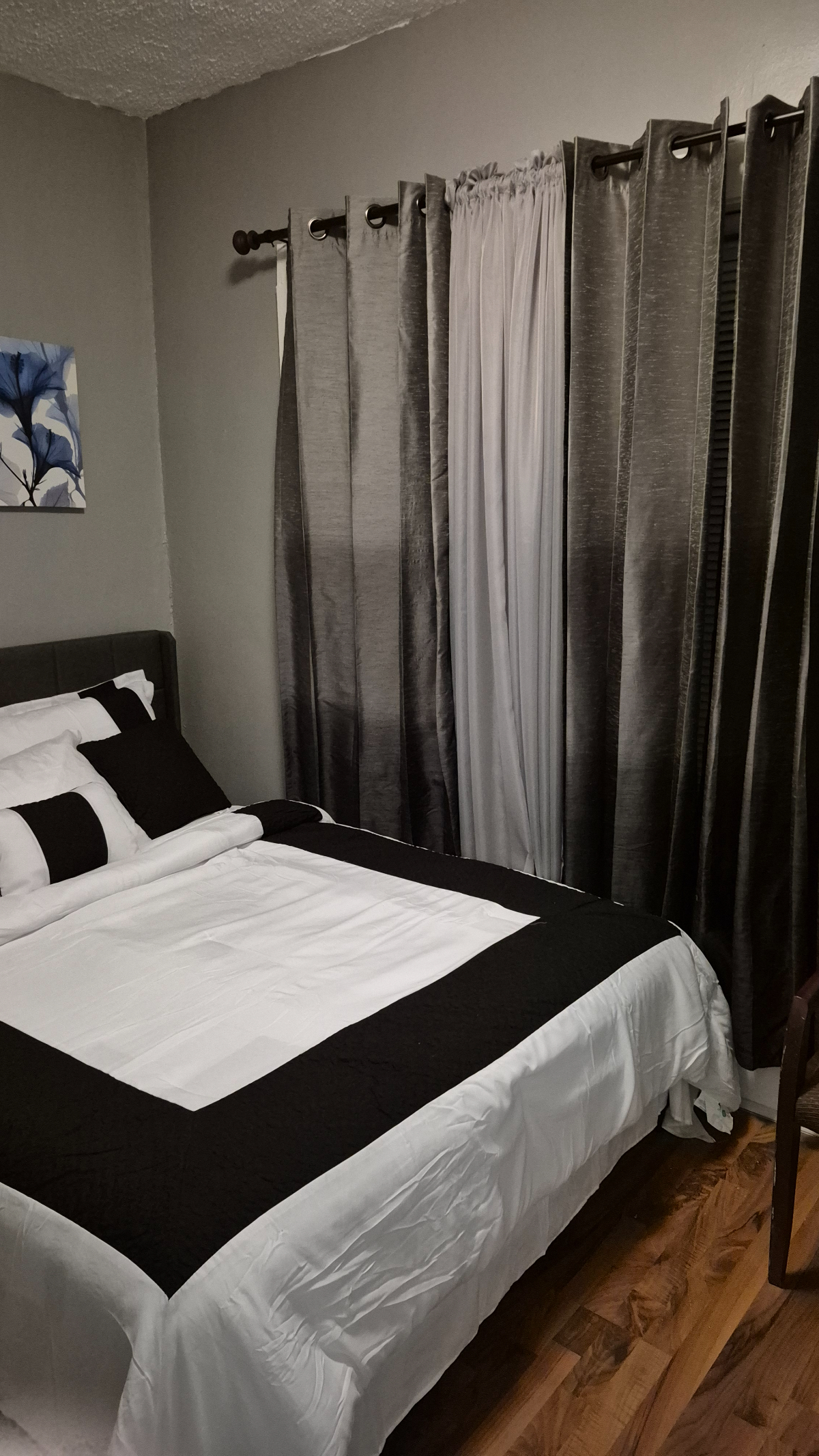 Chic 2 bedroom Gem - Photo 12