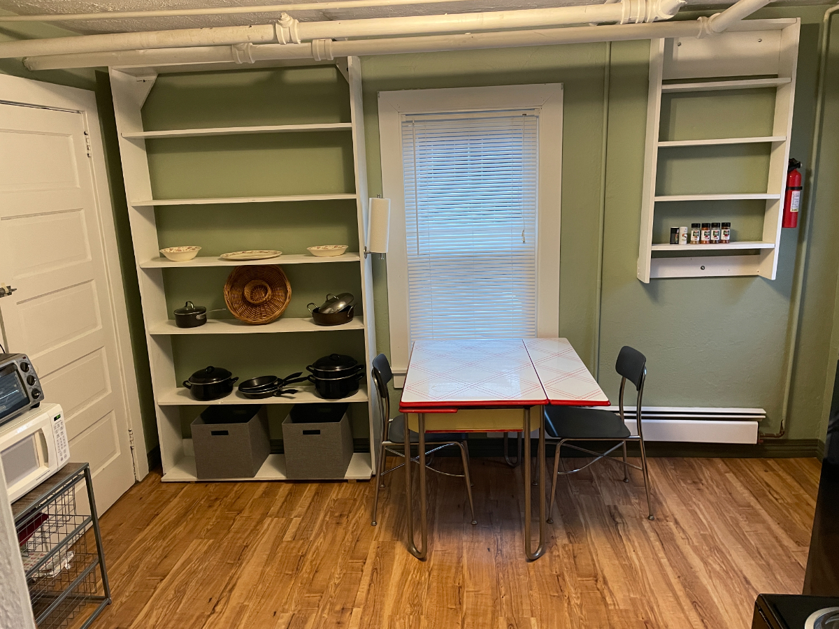 Cozy Studio in Walkable Neighborhood Near Downtown - Photo 7