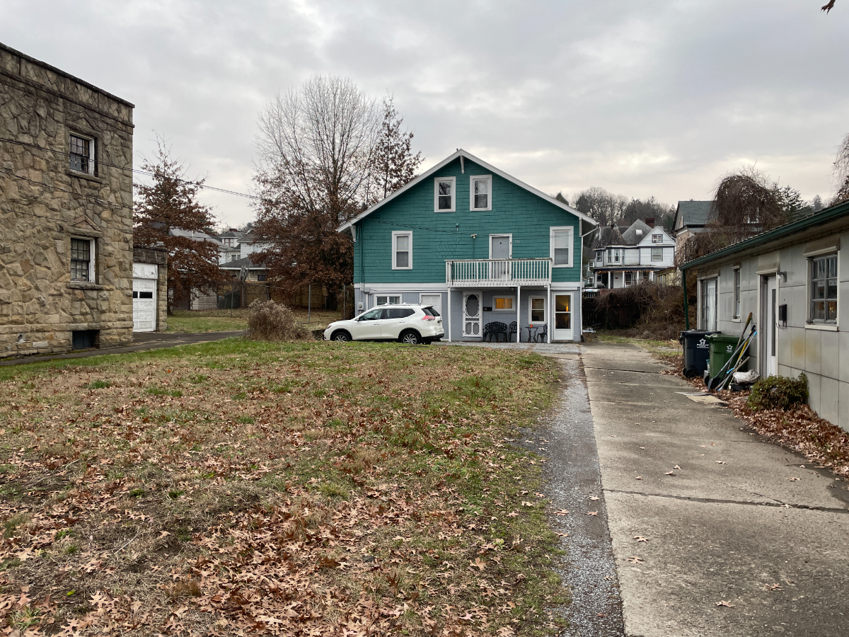 Cozy Studio in Walkable Neighborhood Near Downtown - Photo 3