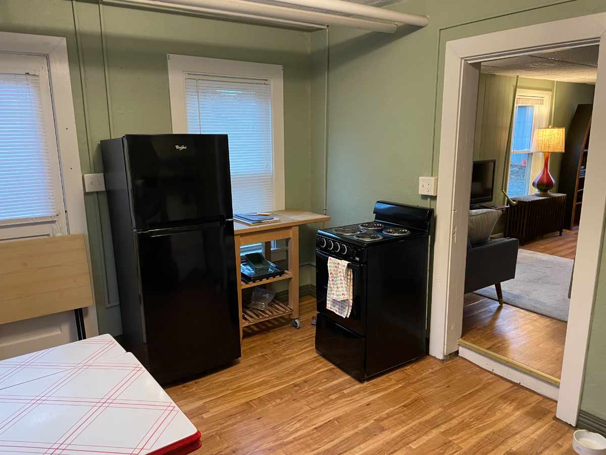 Cozy Studio in Walkable Neighborhood Near Downtown - Photo 2