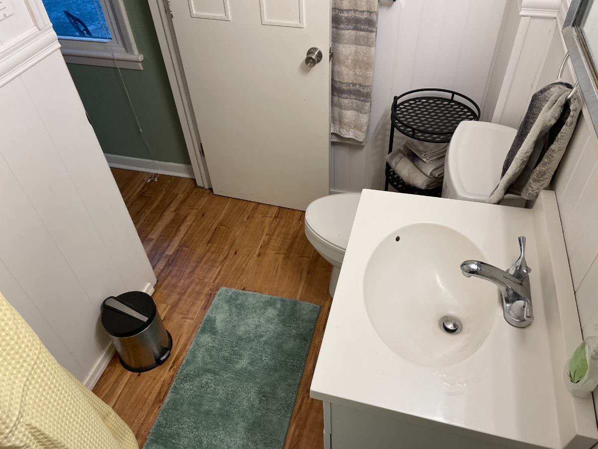 Cozy Studio in Walkable Neighborhood Near Downtown - Photo 11