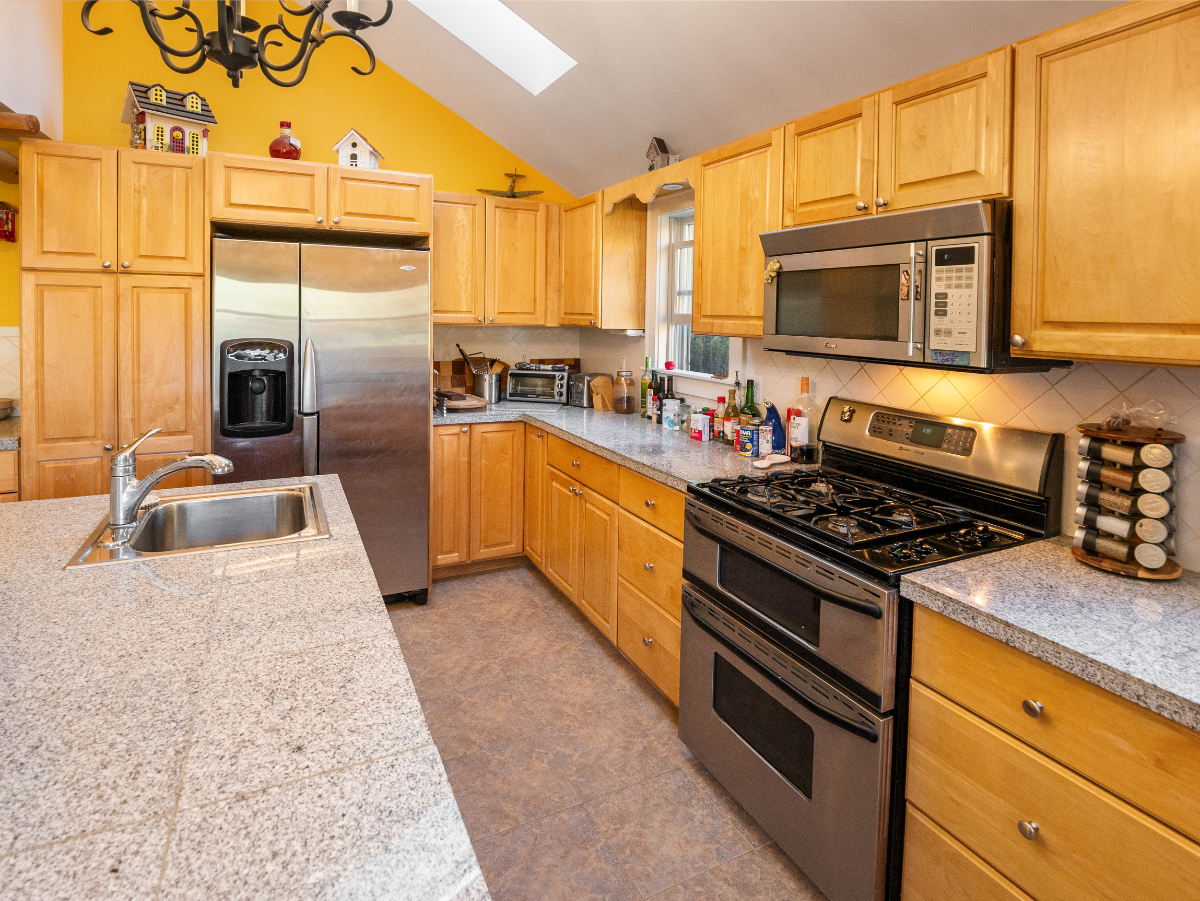 4 Bedroom House with Pond on 50 acres in Castleton - Photo 10