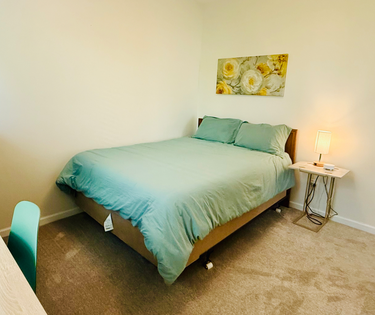 Private bedroom w/bathroom walkable to Optimist Hall and Light Rail - Photo 2