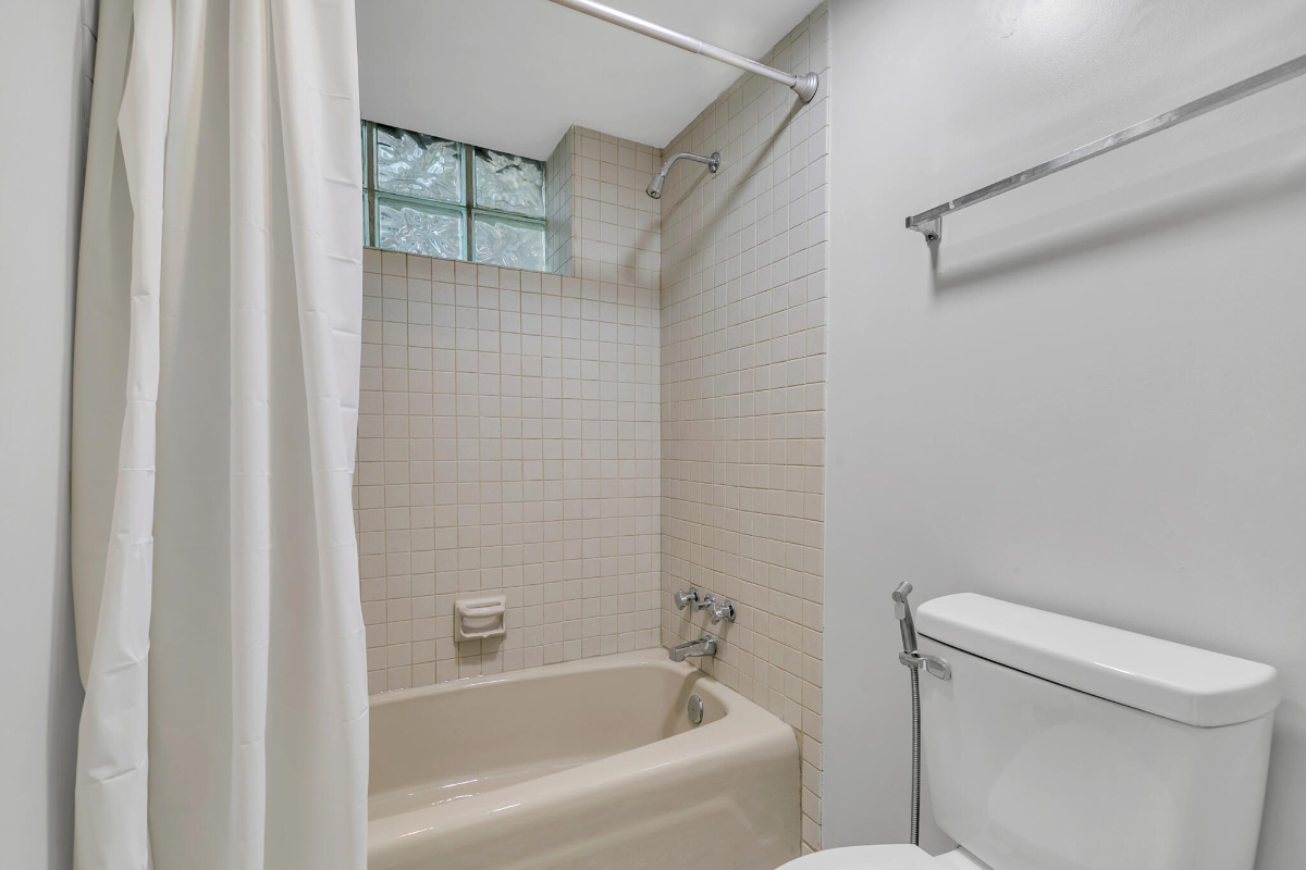 Bright and Fully Furnished 1-Bedroom Apt in a Prime, Safe Location - Photo 10