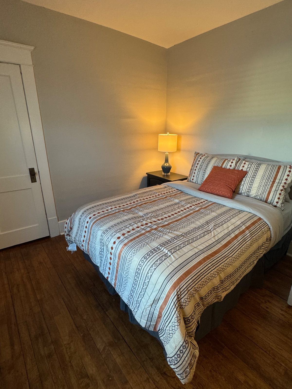 Renovated Kenmore Village Upper Unit - Photo 7