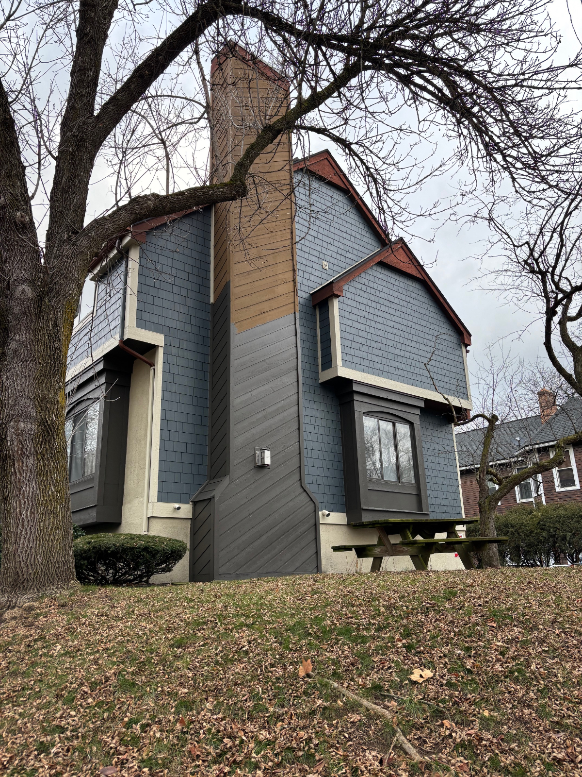 Mid-Century Modern Townhouse - Photo 5
