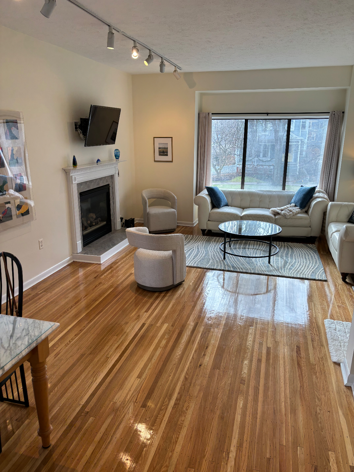 Mid-Century Modern Townhouse - Photo 10