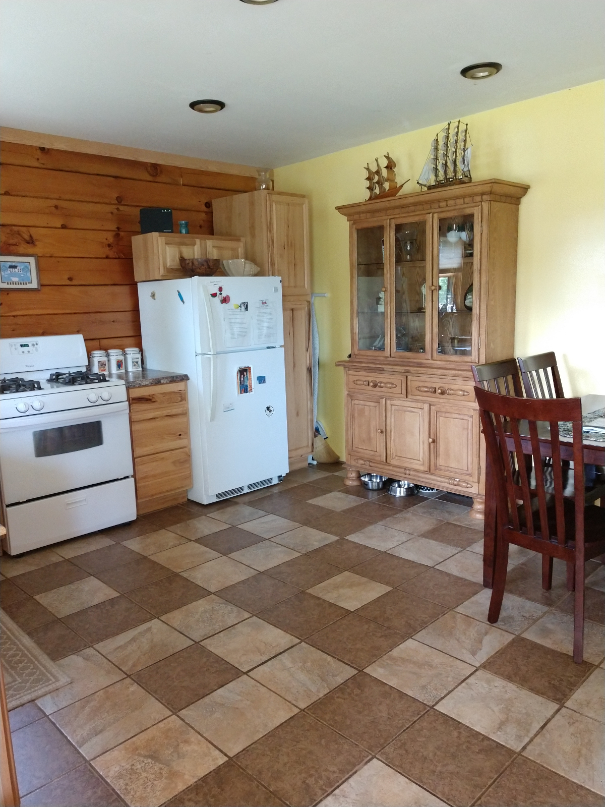 Beautiful Waterfront Gateway, fully furnished cabin - Photo 4
