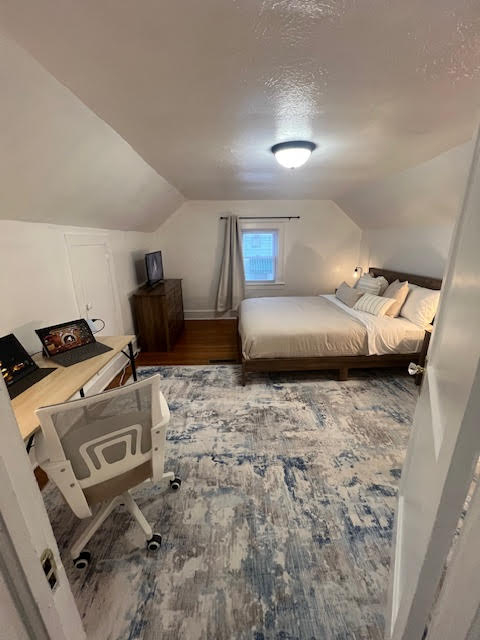 Quiet and Comfortable Room - Photo 1