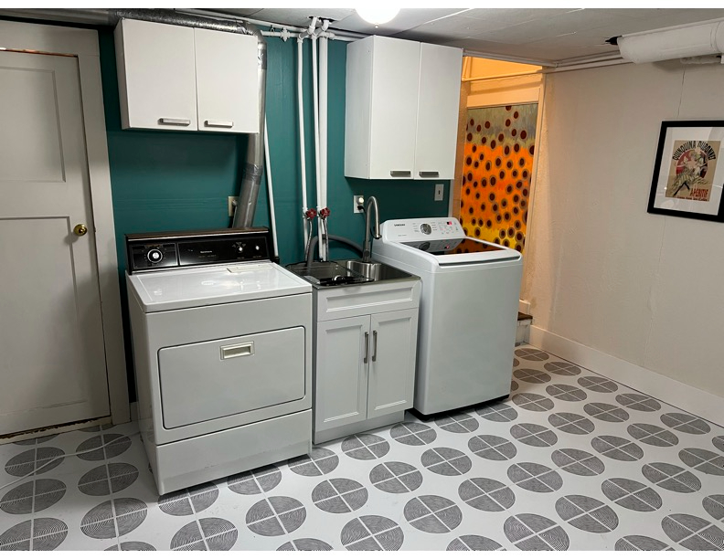 Bright & Spacious Basement Apartment - Perfect for single occupant, professional or traveler! - Photo 10