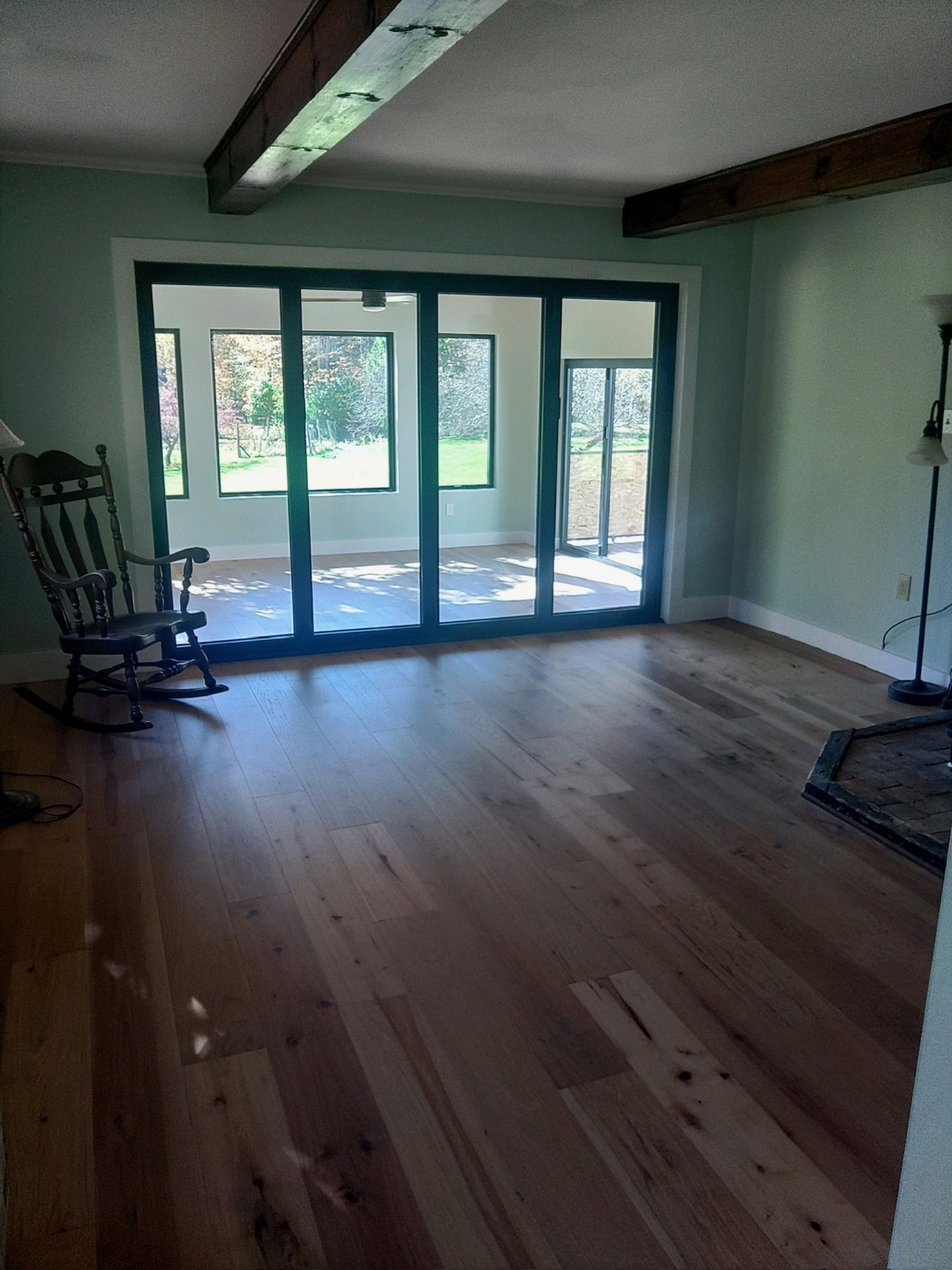 Spacious 4-Bed Farmhouse with Lush Gardens, Near Lake and Nature Trails - Photo 12