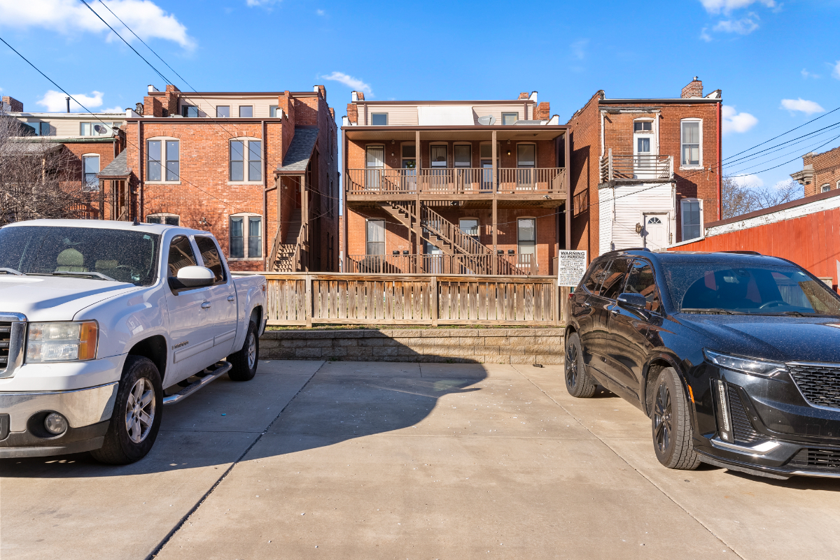 Fully-Furnished 2 story 1 BR / 1BA with W/D - Photo 10